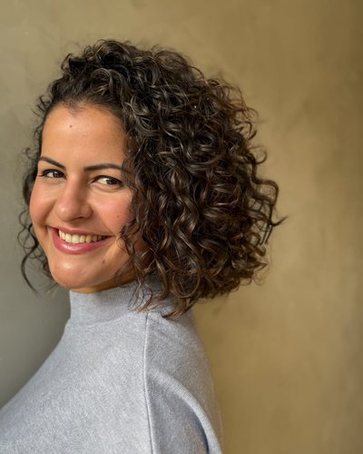 Foto de Victória Cindy, palestrante da mesa-redonda sobre violências invisíveis na adolescência